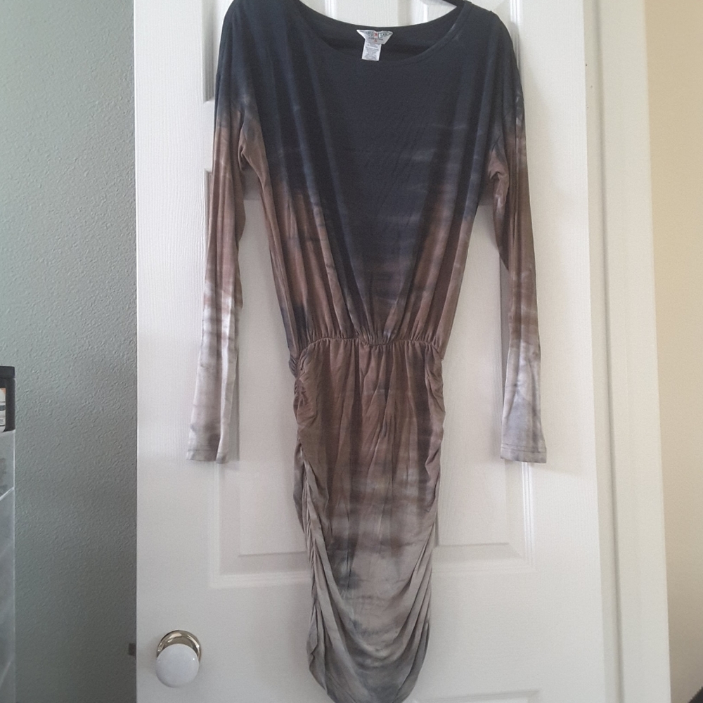 Great body conscious dress ...